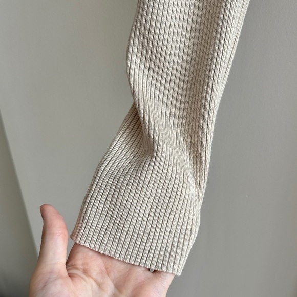 Almost Famous Ribbed Bodycon Long Sleeve Button Down V-Neck Midi Dress, Medium - Picture 5 of 13